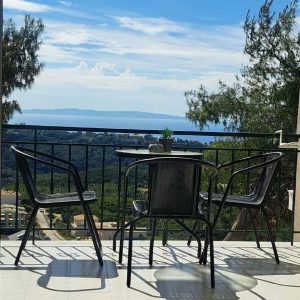 Τρίκλινο Δωμάτιο 001